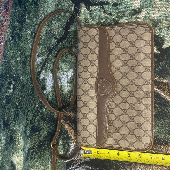 Gucci multi purpose classic purse! Authentic!! Clean, non smoking home. - Picture 11 of 13